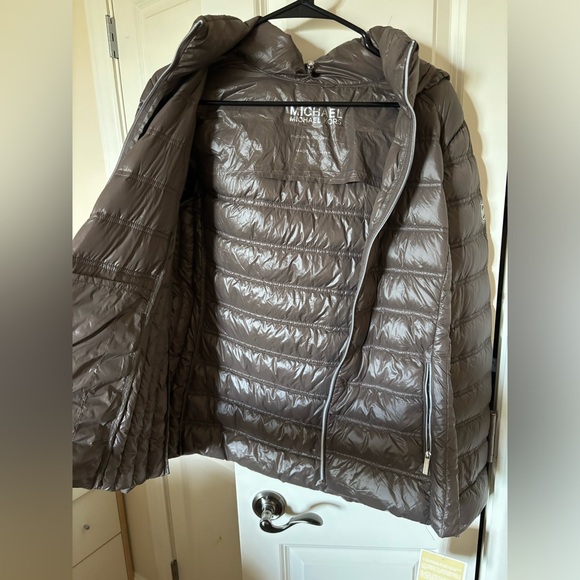 Michael Kors Women's Quilted Brown/Mocha Packable Down Jacket w Hood Size L - Picture 2 of 9